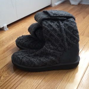 Lightly used ugg boots